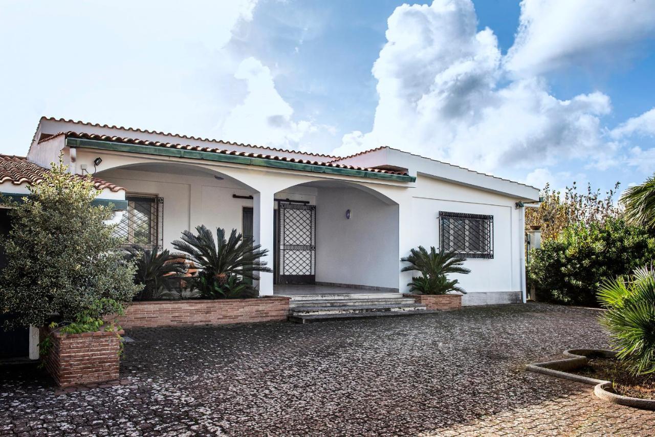 Villa Eva Crispiano Exteriör bild