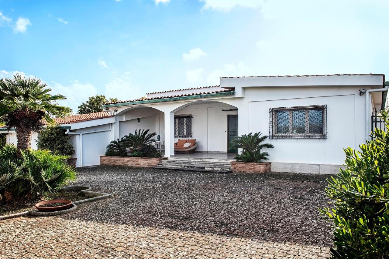 Villa Eva Crispiano Exteriör bild